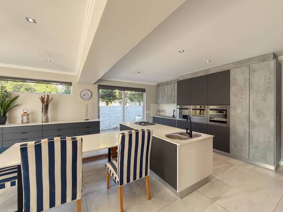 5 Bedroom Property for Sale in The Islands Estates North West